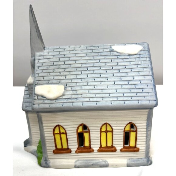 Vintage Americana Porcelain Collectible Church With Snowy Roof, With Light - Picture 5 of 6